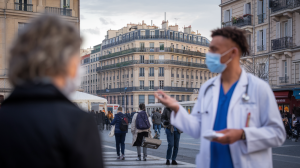 medecin-blouse-blanche-rue-marseille