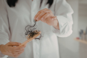 Combien de cheveux perd-on par jour