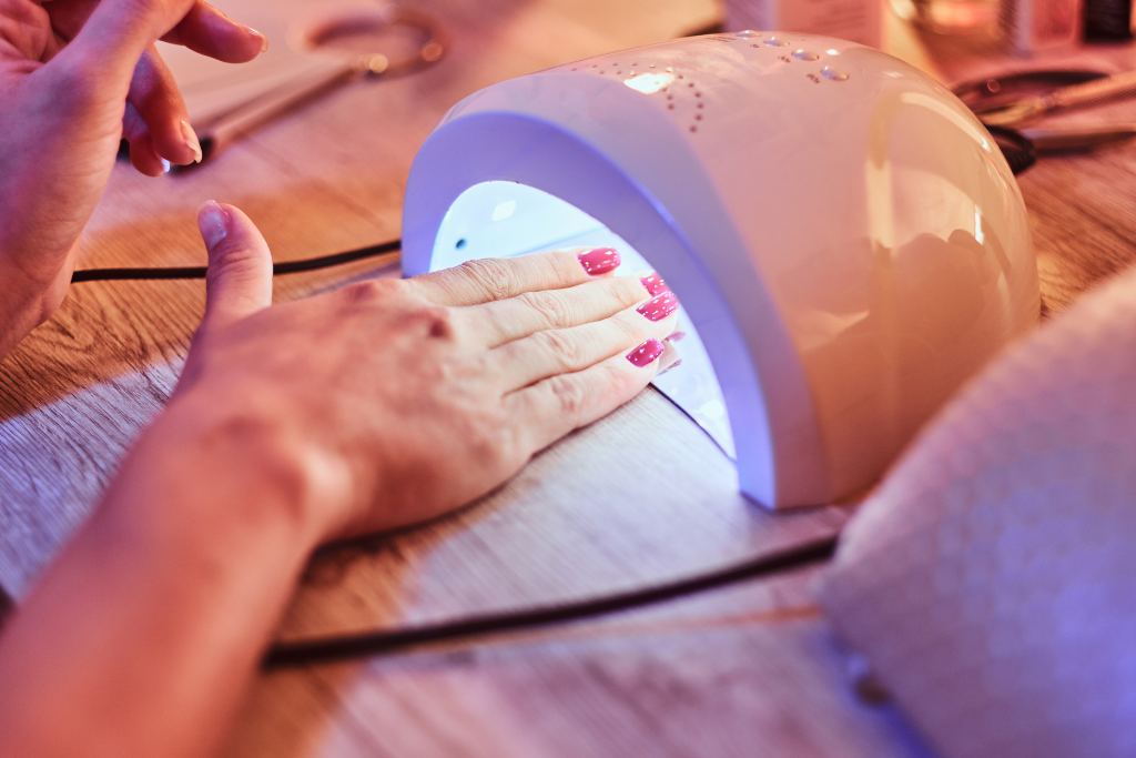 Infiltration Ongle Gel : Comment la Reconnaître et la Soigner ?