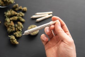 Fumer du CBD en toute légalité : découverte, effets et alternatives