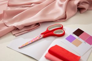 Comment acheter des foulards de créateur en ligne pour sublimer son style