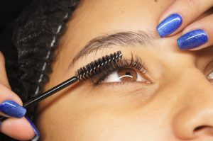 Intensifier son regard tout en restant naturelle