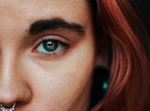 Comment améliorer le contour des yeux ?